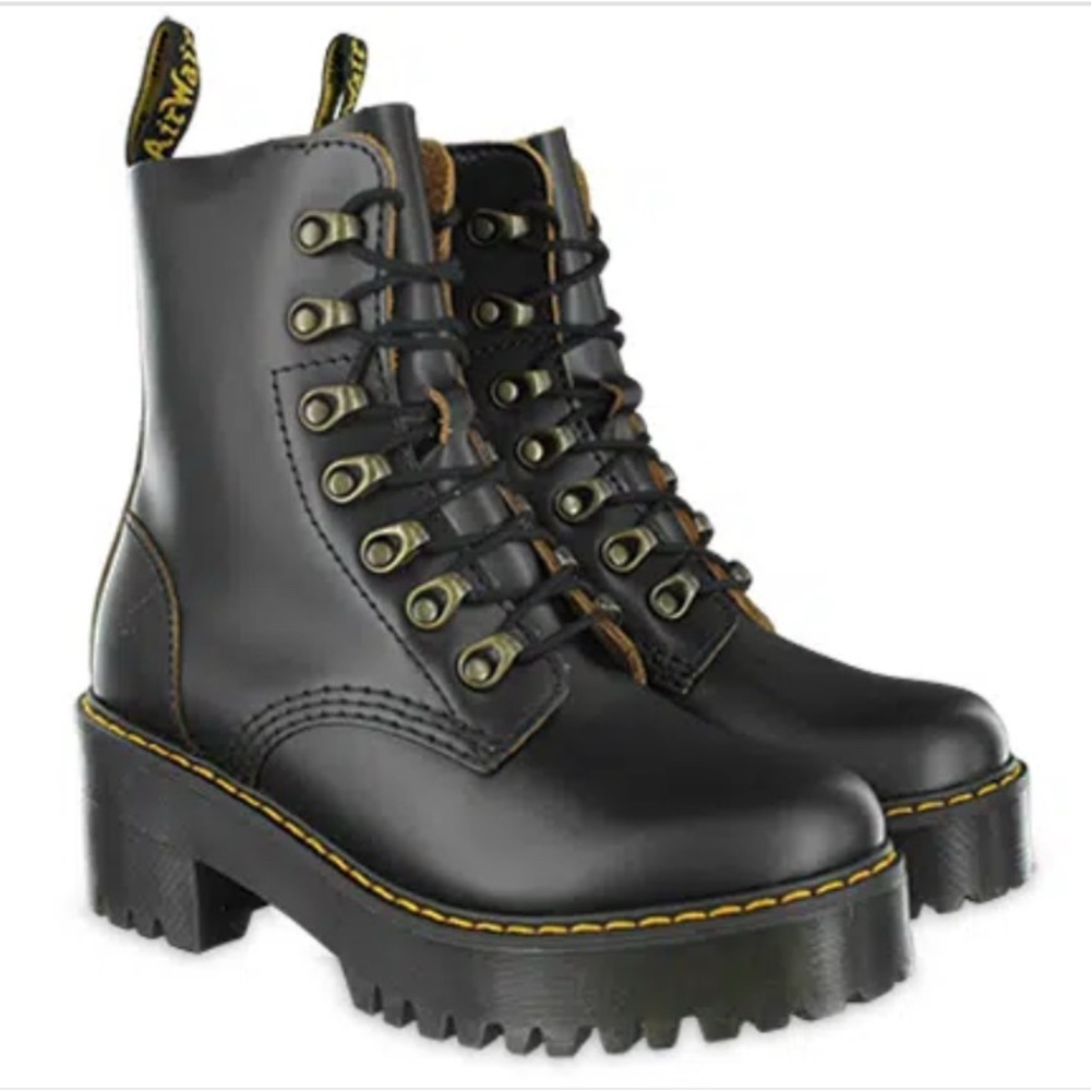 Dr. Martens Leona 🦁 Combat Boots